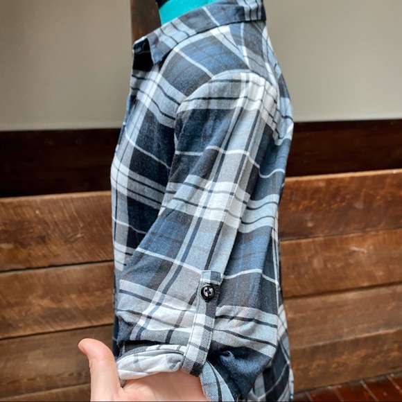 Love Potion Plaid Flannel Crop Convertible Button Down - Picture 4 of 12